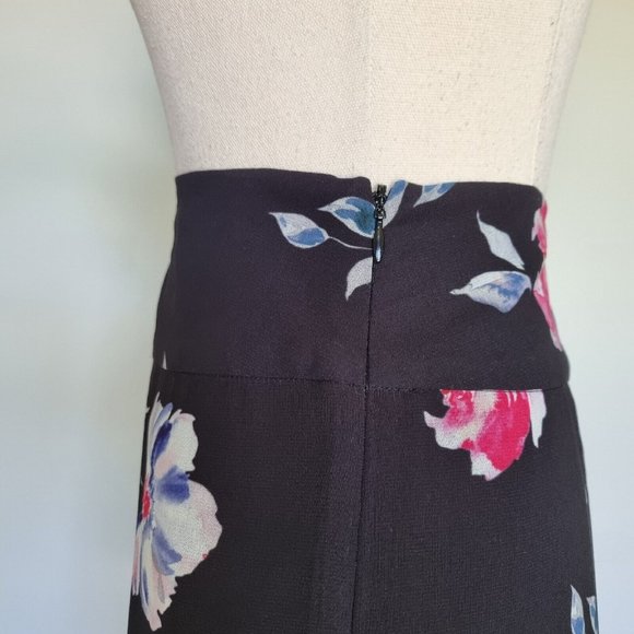 Review She's Lovely Multicolour Floral Flippy Hem A-Line Mini Skirt Size 12 - Picture 6 of 8